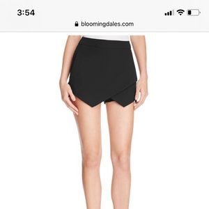 Bloomingdale’s Aqua Black Skort